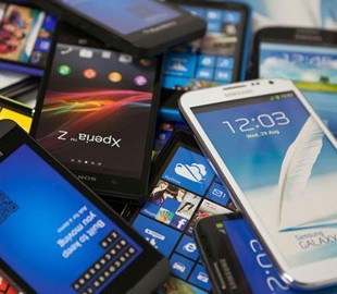 Мировые продажи смартфонов показали беспрецедентное падение