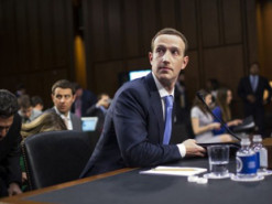 Американський регулятор планує знову викликати Цукерберга для дачі свідчень