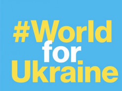 Волонтеры запустили международный флешмоб для поддержки Украины #WorldForUkraine