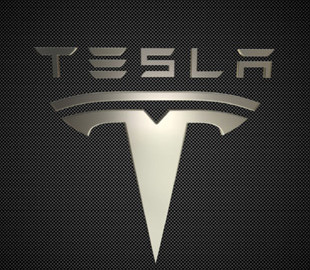 Власники Tesla зможуть грати в покер на панелі приладів в авто