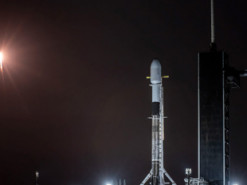 SpaceX планирует развернуть в рамках Starlink доступ для малоимущих и телефонную связь