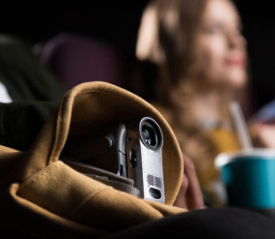 У кінотеатрах РФ почали показувати нові закордонні фільми, скачані з піратських сайтів, - російські ЗМІ