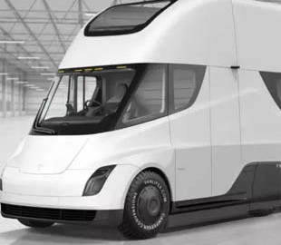 Илон Маск назвал плюсы электрофургонов с выдвижными солнечными батареями