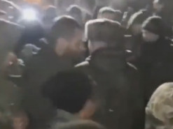 Російські мобіки посилають свого генерала курсом крейсера москва