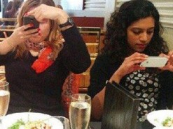 Смешные люди, которые ни дня не проживут без своих гаджетов