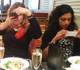 Смешные люди, которые ни дня не проживут без своих гаджетов