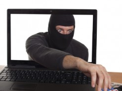 Пин-код под прицелом: мошенники придумали новые способы "обчищать" счета украинцев