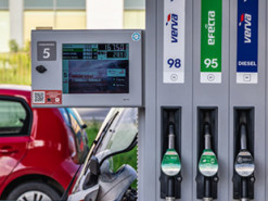 Заправити авто в Польщі стало дорожче: як змінилися ціни на пальне