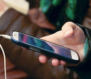 В смартфонах нашли уязвимость, которая превращает их в звуковое оружие