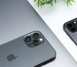 Людина, яка придумала "i" для iPhone вважає, що смартфони Apple давно пора перейменувати