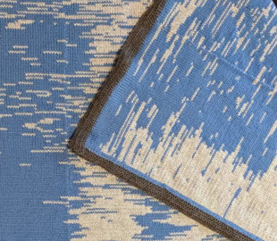 Мужчина связал сыну одеяло с узором из его режима сна