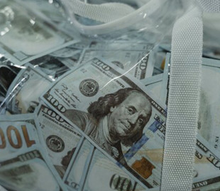 Найбагатші люди світу значно збідніли: скільки втратили Маск, Безос та Цукерберг