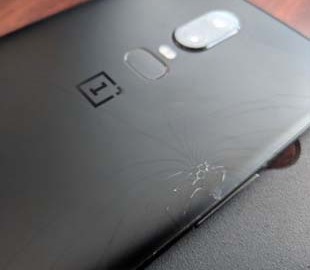 Владельцы смартфонов OnePlus 6 столкнулись с неприятной проблемой