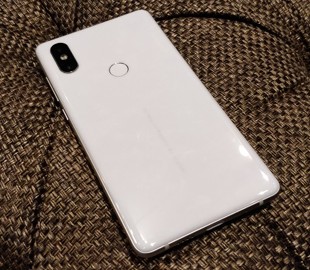 Пользователи Xiaomi Mi Mix 2S жалуются на мерцающий дисплей