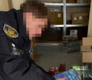 Продавали через інтернет: на Хмельниччині викрили ділків, які займалися контрабандою ліків