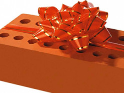 Жителю Киева вместо iPhone продали кирпич