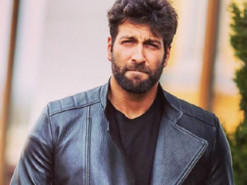 Даніель Салем на грудях набив величезне тату у вигляді вишиванки: "Моя нова броня"