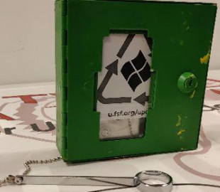 Активисты прислали Microsoft чистый диск для записи исходного кода Windows 7