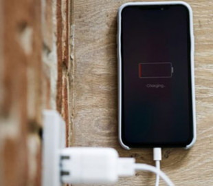 Хакери можуть зламати ваш телефон через звичайний USB-кабель