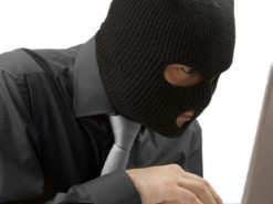 Чоловіку загрожує до трьох років ув’язнення за шахрайство у соцмережі