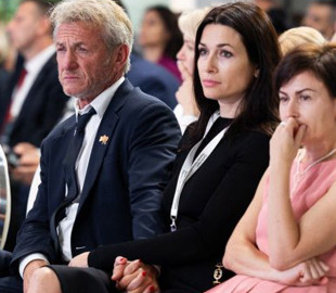 62-річний Шон Пенн з'явився у Києві з коханою-українкою