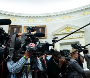 Суд у США дозволив Трампу не допускати журналістів до Овального кабінету: подробиці справи