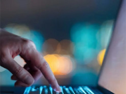 Хакер показав, як за допомогою лазера «вкрасти» набраний на комп'ютері текст