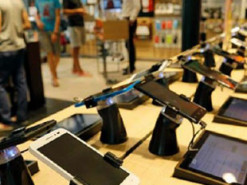 Експерти пояснили, чому не слід купувати смартфон із вітрини