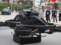 На автосалоні у США продемонстрували летючий мотоцикл з Японії