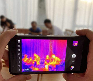 Представлен самый дешёвый защищённый телефон с тепловизионной камерой