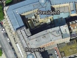 Карты Google случайно заполонила свастика