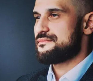 В Одесі хірург-переселенець безкоштовно зробив чотирі пластичні операції постраждалим від ракетних ударів в Сергіївці