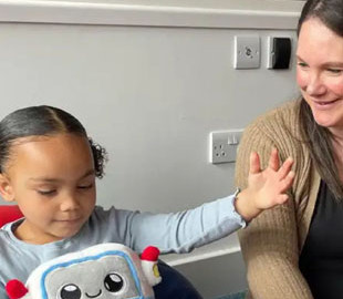 Експерти попереджають, що іграшки зі штучним інтелектом небезпечні для дітей