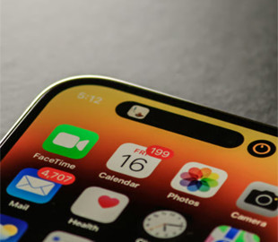 Apple тестує підекранний Face ID для майбутніх iPhone