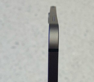 Apple объяснила, почему новые iPad Pro гнутся