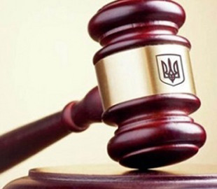 Чоловік через Інтернет збував вогнепальну зброю та бойові припаси
