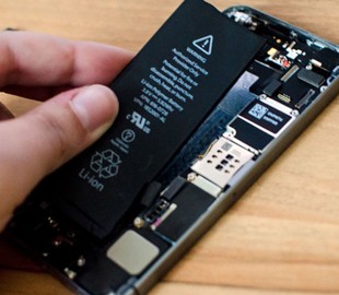 Пользователи сами виноваты в нехватке аккумуляторов iPhone