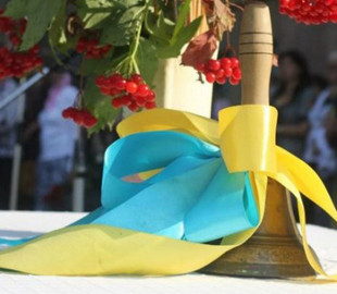 Масок нет — ждем новый карантин: что пишут в сети о начале учебного года в украинских школах