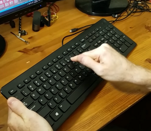 Энтузиаст сделал из компьютерной клавиатуры тачпад