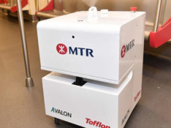 Гонконг использует роботов для дезинфекции вагонов метро