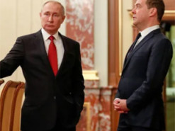 Хакеры взломали сайт клиники лечения алкоголизма в России: "пациентами" сделали Путина, Медведева и Лаврова