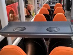 В знаменитых британских двухэтажных автобусах появятся беспроводные зарядные устройства