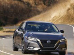 Стартовая версия нового Nissan Sentra получит стандартную интеграцию со смартфоном