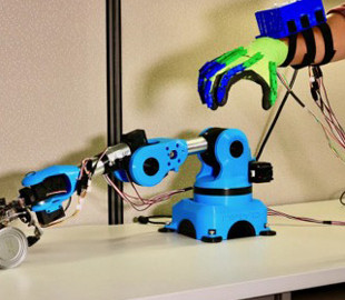 Новая технология позволяет хирургу удалённо ощущать пациента