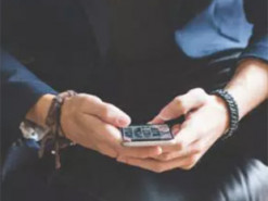 Грустные смайлики в переписке настраивают собеседника на негатив