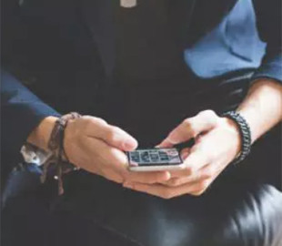 Грустные смайлики в переписке настраивают собеседника на негатив