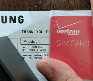 Некоторые покупатели Samsung Galaxy S9 обнаружили в коробке со смартфоном SIM-карту не того оператора