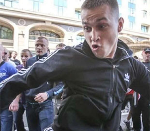 Суд закрив справу проти Вадима Тітушка, який у 2013 році нападав на журналістів