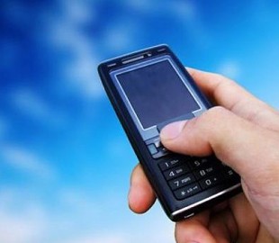 Жители «ЛНР» жалуются на местного мобильного оператора