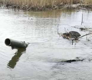 Екіпаж російського танку напився і потопився: курйозне фото